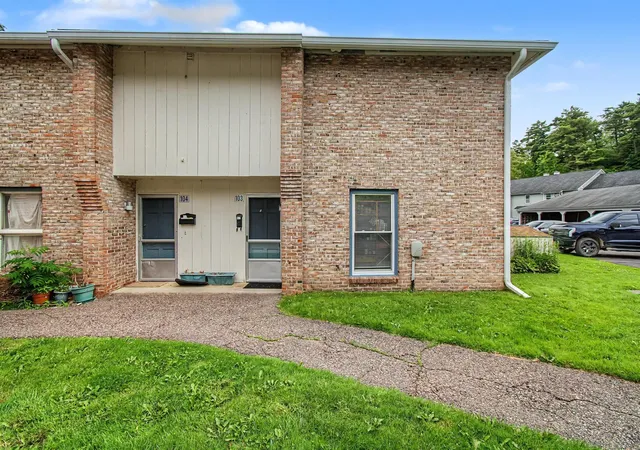 2nd image of 180 Ledgewood Cir #103, Burlington, VT 05401 | MLS# 5098436