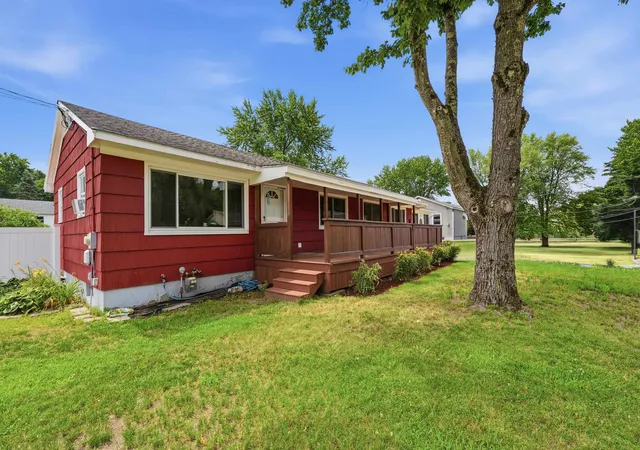 Homes for sale in Nashua, NH | 2 Iroquois Rd, Nashua, NH 03063 | MLS# 5098439
