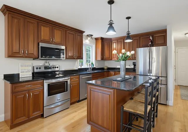 4th image of 4 Hampshire Hills Dr, Bow, NH 03304 | MLS# 5098442
