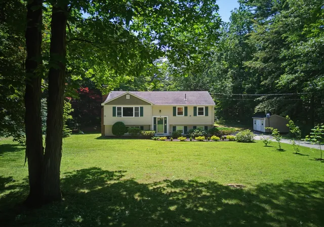 2nd image of 58 Cottage Rd, Kensington, NH 03833 | MLS# 5098443