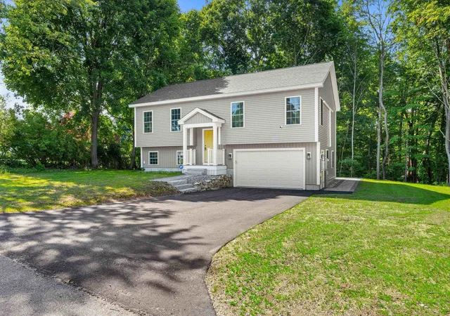 Homes for sale in Epping, NH | 15 Bartlett St, Epping, NH 03042 | MLS# 5098454
