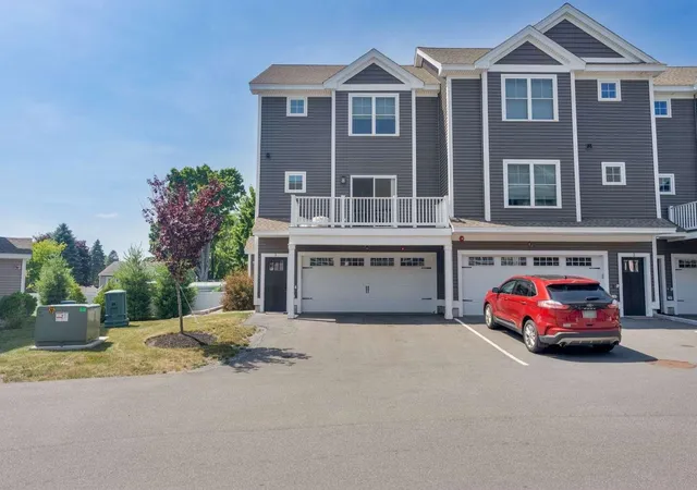 Homes for sale in Portsmouth, NH | 55 Ocean Rd #3, Portsmouth, NH 03801 | MLS# 5098483