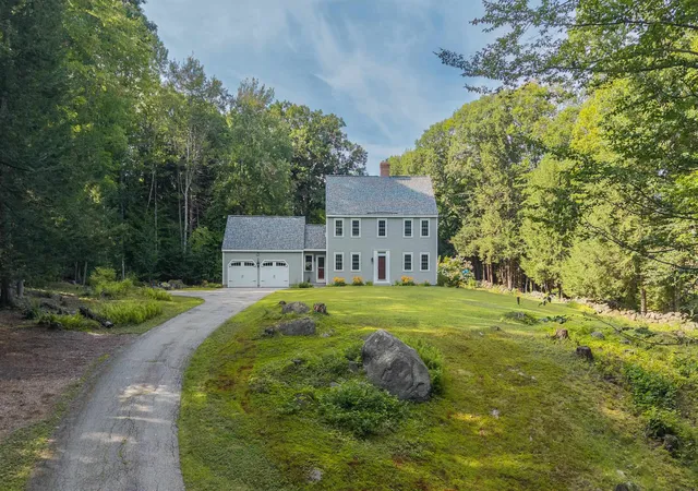 Photo 1 of Single family home for sale at 90 Deer Run Rd, Henniker, NH 03242 | MLS# 5098489 | Listing updated on 2026-09-01
