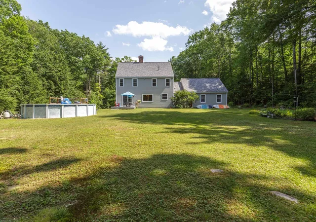Homes for sale in Henniker, NH | 90 Deer Run Rd, Henniker, NH 03242 | MLS# 5098489