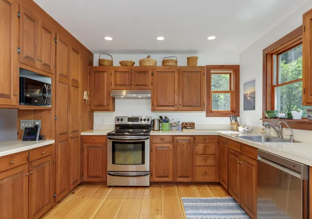 Photo 4 of Single family home for sale at 90 Deer Run Rd, Henniker, NH 03242 | MLS# 5098489 | Listing updated on 2026-09-01