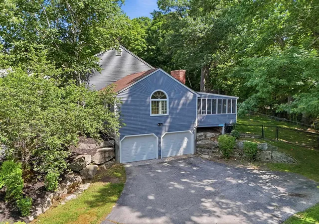 3rd image of 101 Currier Dr, Manchester, NH 03104 | MLS# 5098505