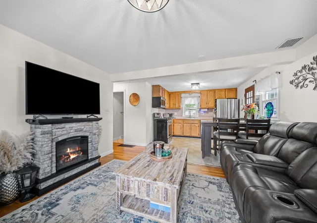 Homes for sale in Dover, NH | 45 Applevale Dr, Dover, NH 03820 | MLS# 5098525