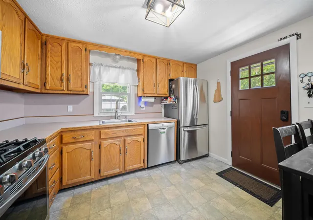 Homes for sale in Dover, NH | 45 Applevale Dr, Dover, NH 03820 | MLS# 5098525