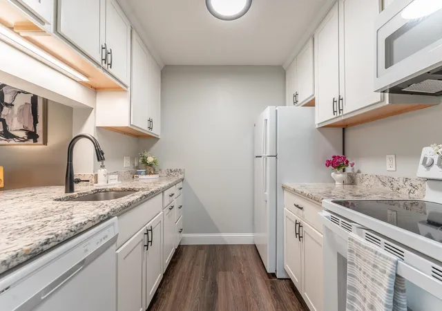 Homes for sale in Manchester, NH | 106 Eastern Ave #204, Manchester, NH 03104 | MLS# 5098554