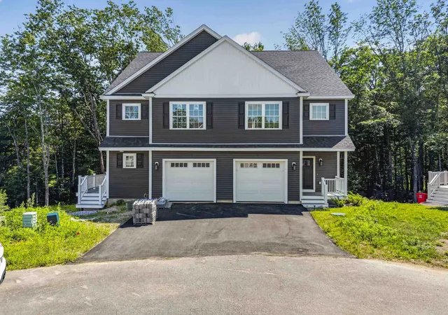 Homes for sale in Dover, NH | 14 Porch Light Dr #2, Dover, NH 03820 | MLS# 5098561