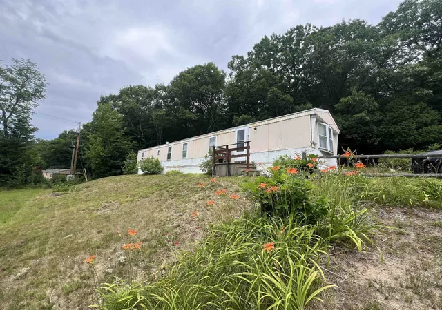 Homes for sale in Alton, NH | 72 Bowman Rd, Alton, NH 03809 | MLS# 5098567