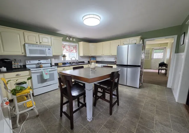 5th image of 35 Water St, Epping, NH 03042 | MLS# 5098568