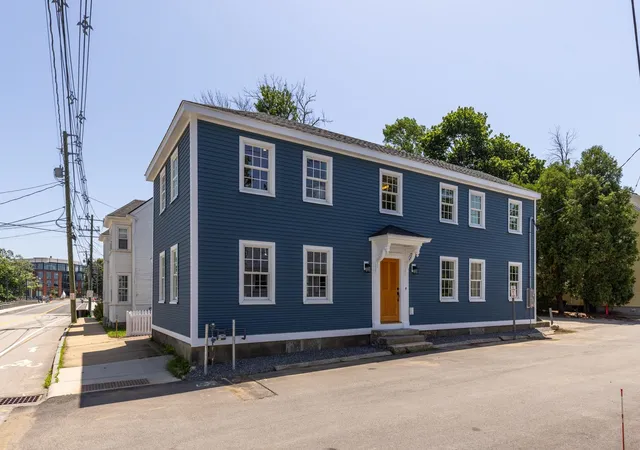 1st image of 6 Dearborn St, Portsmouth, NH 03801 | MLS# 5098572