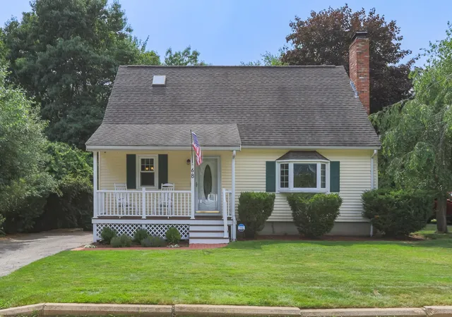 Homes for sale in Manchester, NH | 68 Benjamin St, Manchester, NH 03109 | MLS# 5098578