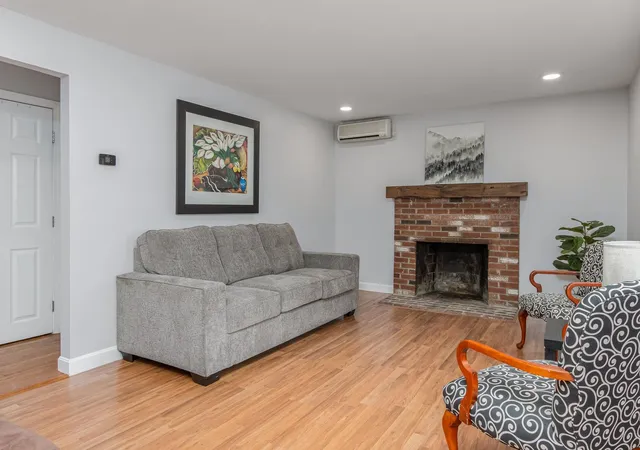 4th image of 68 Benjamin St, Manchester, NH 03109 | MLS# 5098578