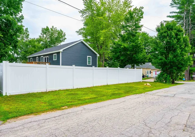 Homes for sale in Rochester, NH | 9 Lawn Ave, Rochester, NH 03867 | MLS# 5098602