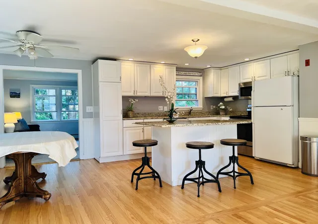 5th image of 21 Elmwood Ave, Salem, NH 03079 | MLS# 5098605
