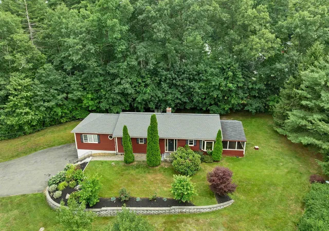 Homes for sale in Nashua, NH | 40 Coburn Ave, Nashua, NH 03063 | MLS# 5098611