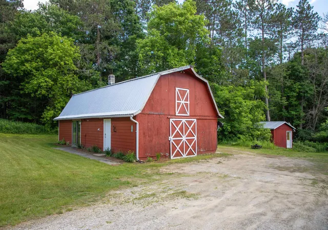 3rd image of 168 & 170 Brenda Rd, North Clarendon, VT 05759 | MLS# 5098624