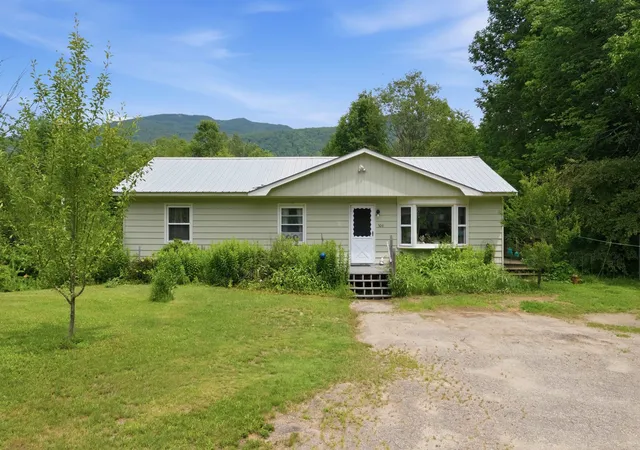 Homes for sale in Rumney, NH | 306 Stinson Lake Rd, Rumney, NH 03266 | MLS# 5098640