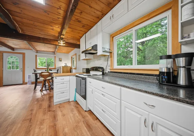 2nd image of 26 Bobolink Ln, Hillsborough, NH 03244 | MLS# 5098646
