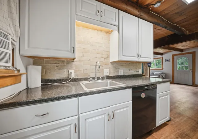 4th image of 26 Bobolink Ln, Hillsborough, NH 03244 | MLS# 5098646