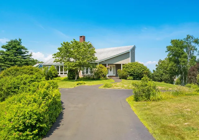 Homes for sale in Gilford, NH | 6 Beacon Hill Rd, Gilford, NH 03249 | MLS# 5098648