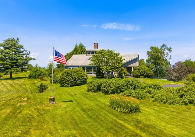 Homes for sale in Gilford, NH | 6 Beacon Hill Rd, Gilford, NH 03249 | MLS# 5098648