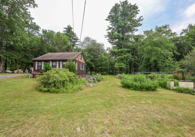 Homes for sale in Derry, NH | 283 Hampstead Rd, Derry, NH 03038 | MLS# 5098674