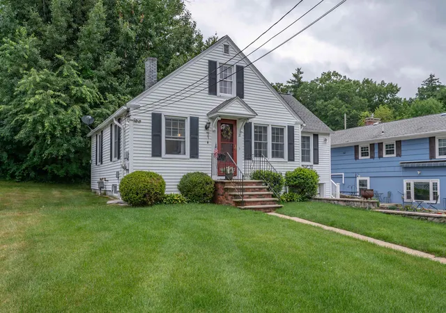 4th image of 21 Charlotte Ave, Nashua, NH 03064 | MLS# 5098677