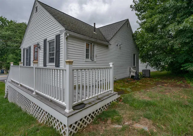 5th image of 21 Charlotte Ave, Nashua, NH 03064 | MLS# 5098677