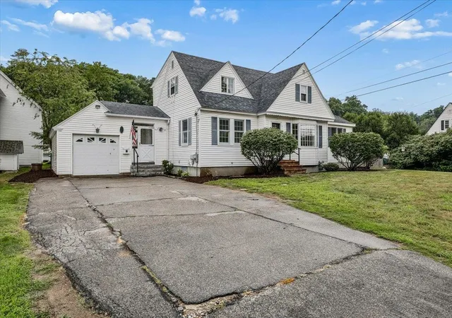 Homes for sale in Manchester, NH | 717 S Main St, Manchester, NH 03102 | MLS# 5098692