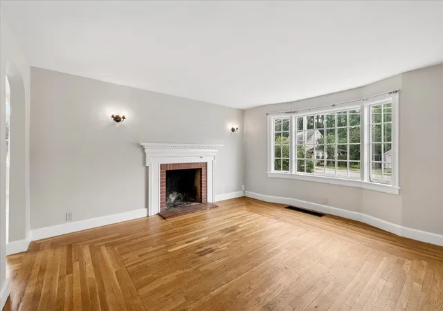Photo 4 of Single family home for sale at 717 S Main St, Manchester, NH 03102 | MLS# 5098692 | Listing updated on 2026-08-01