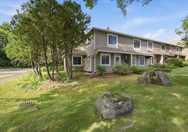 Homes for sale in South Burlington, VT | 1 Overlook Dr, South Burlington, VT 05403 | MLS# 5098698