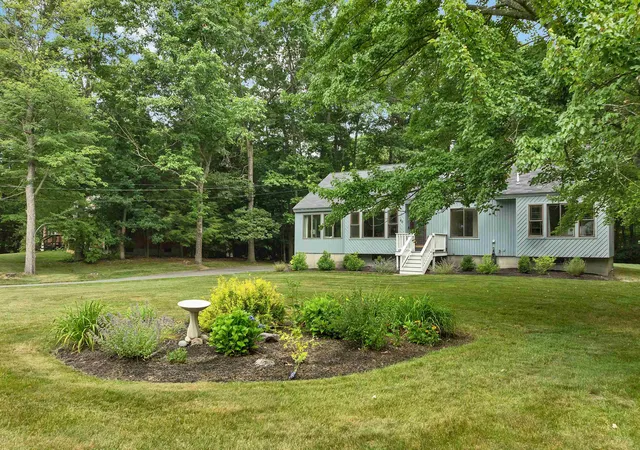 Photo 2 of Single family home for sale at 43 Redfield Cir, Derry, NH 03038 | MLS# 5098700 | Listing updated on 2026-07-21