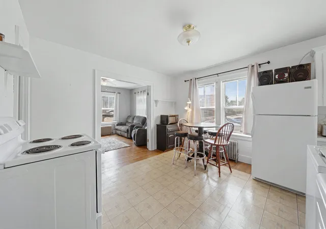 3rd image of 15-15 1/2 Marshall St, Nashua, NH 03064 | MLS# 5098718