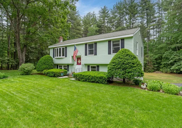 1st image of 8 Rocky Hill Rd, Litchfield, NH 03052 | MLS# 5098733