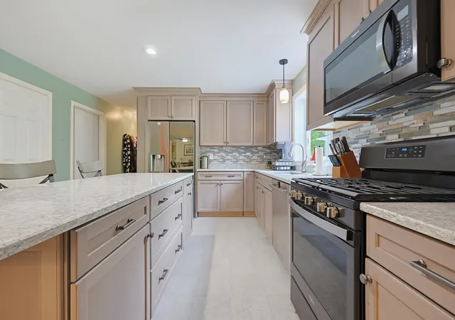3rd image of 9 Stone Ct, Milford, NH 03055 | MLS# 5098750