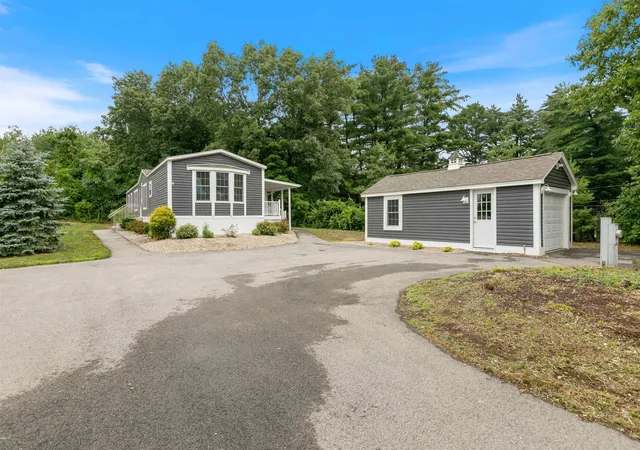 3rd image of 3 Bay St, Hudson, NH 03051 | MLS# 5098754