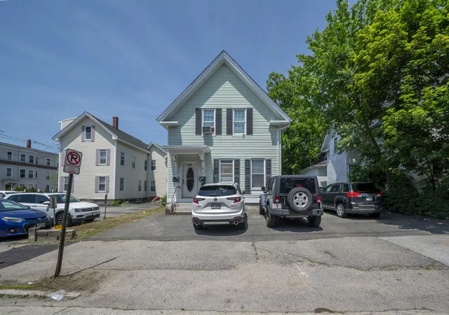 Homes for sale in Manchester, NH | 312 Merrimack St, Manchester, NH 03103 | MLS# 5098755
