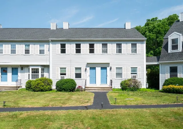 1st image of 320 Portsmouth Ave, Greenland, NH 03840 | MLS# 5098756