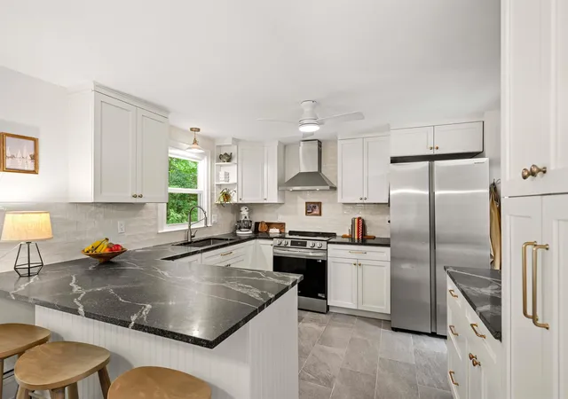 5th image of 20 Hawkview Rd, Hudson, NH 03051 | MLS# 5098783