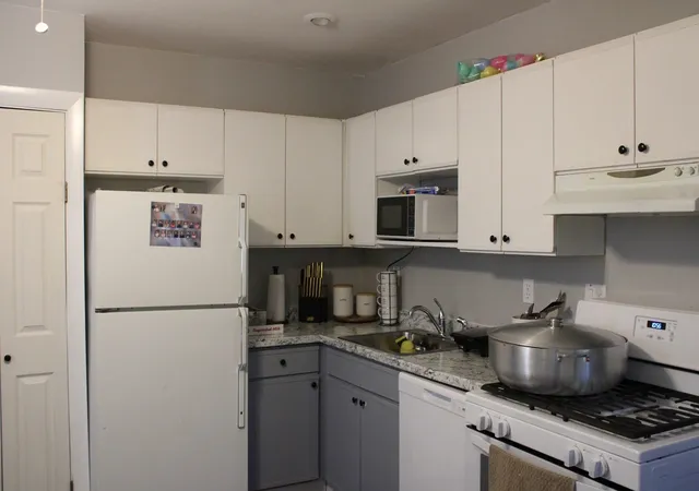 4th image of 644 Pine St, Manchester, NH 03104 | MLS# 5098794
