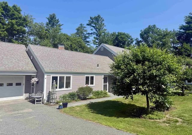 Homes for sale in New London, NH | 74 Hilltop Pl, New London, NH 03257 | MLS# 5098795