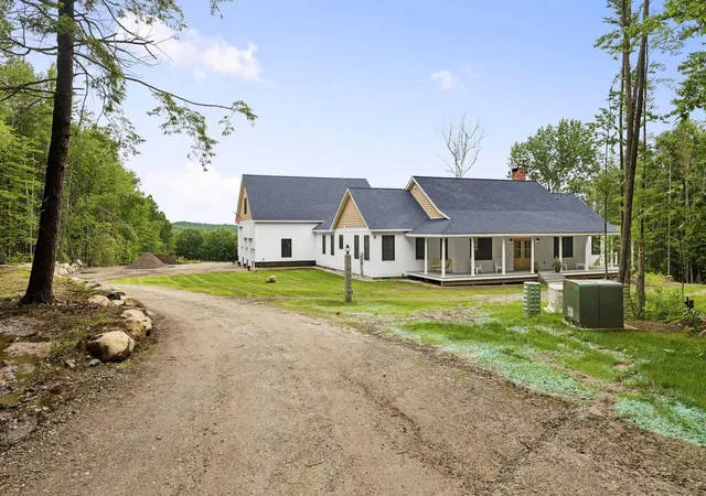 Homes for sale in Franklin, NH | 231 Smith Hill Rd, Franklin, NH 03235 | MLS# 5098803