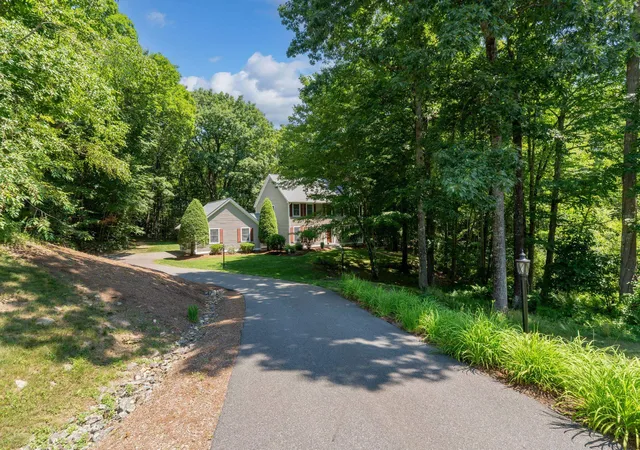 2nd image of 83 Rosewell Rd, Bedford, NH 03110 | MLS# 5098808