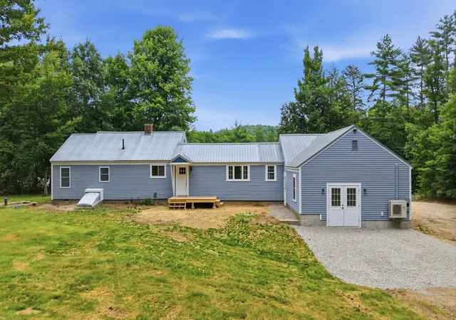 Photo 3 of Single family home for sale at 950 Route 103 E, Warner, NH 03278 | MLS# 5098811 | Listing updated on 2026-09-28