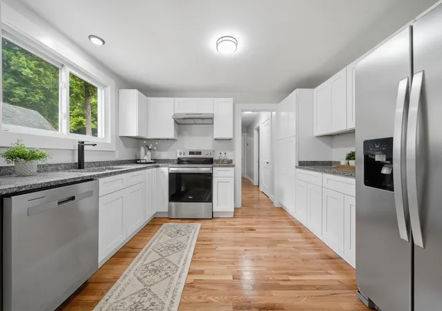 Photo 3 of Single family home for sale at 950 Route 103 E, Warner, NH 03278 | MLS# 5098811 | Listing updated on 2026-09-28