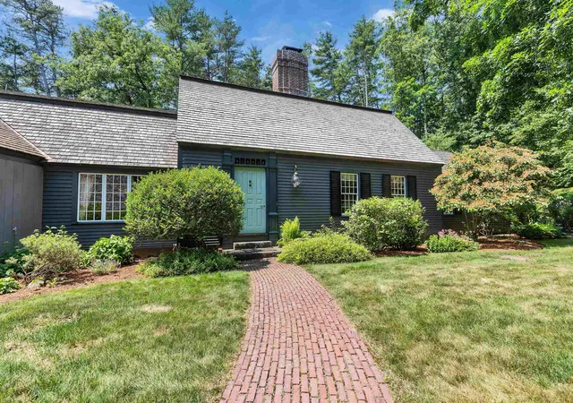Photo 2 of Single family home for sale at 7 Melendy Holw, Amherst, NH 03031 | MLS# 5098820 | Listing updated on 2026-09-16