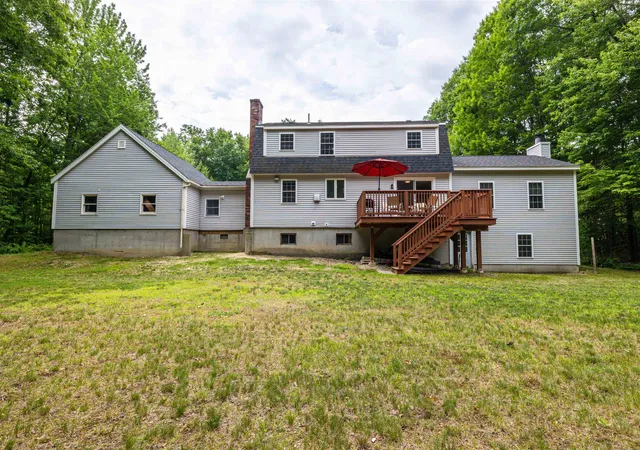 Homes for sale in Hooksett, NH | 39 Lantern Ln, Hooksett, NH 03106 | MLS# 5098826